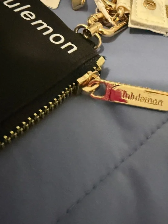 Lululemon Dual Pouch Wristlet – White/Black/Gold – NWT - Picture 2 of 3